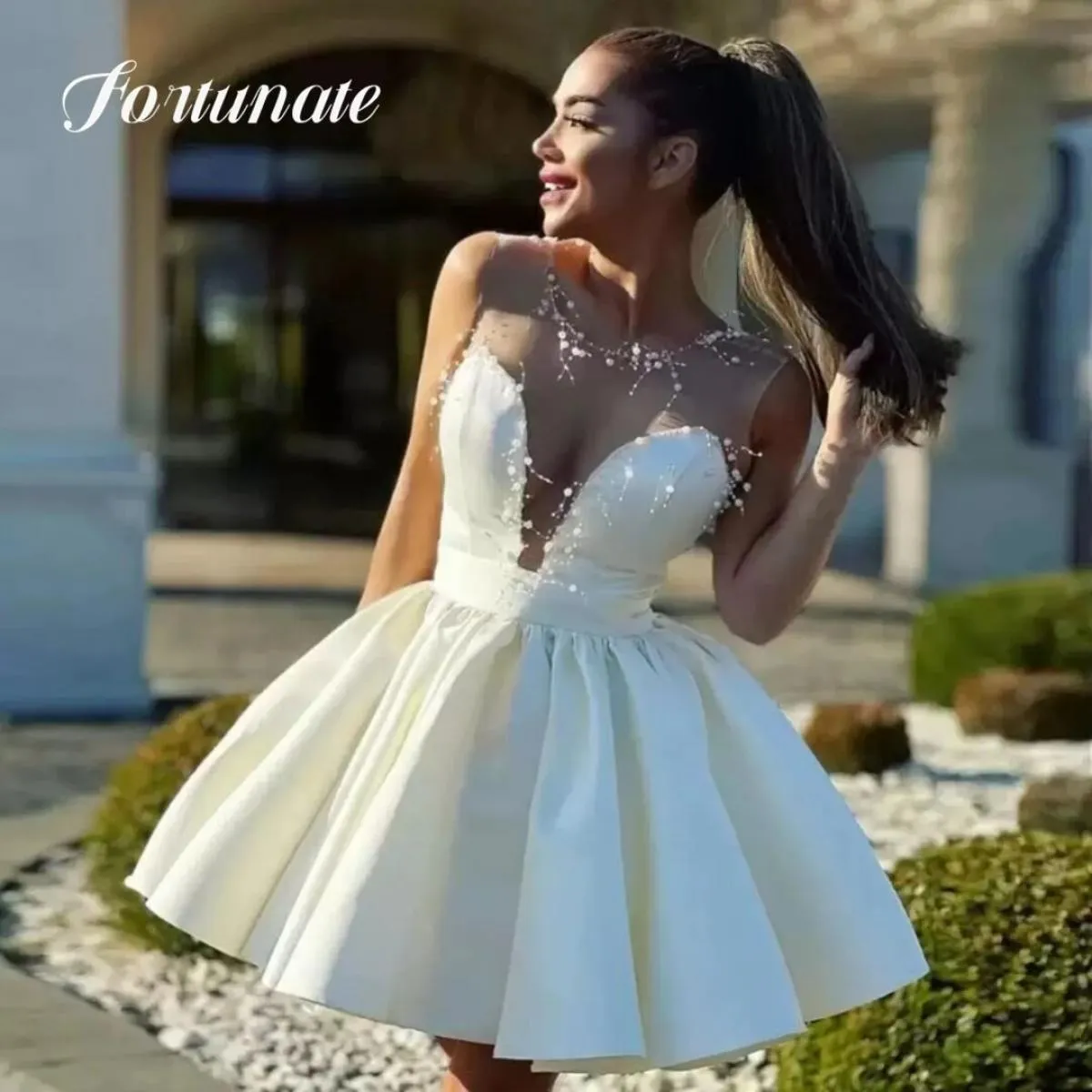 Abiti Quinceanera corti avorio Scollo profondo senza maniche Abito formale Sopra il ginocchio Cocktail Party Serata per donna Dr