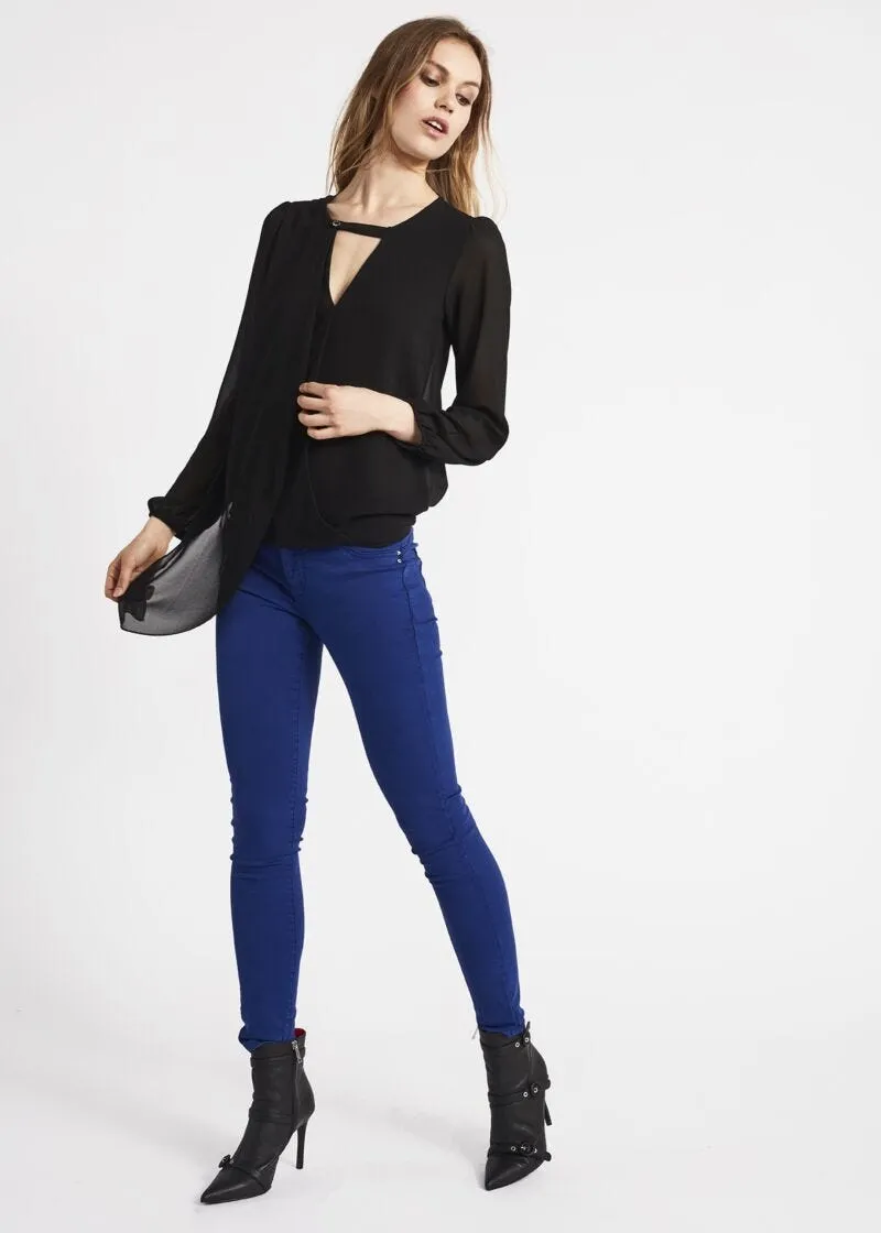 Blusa con costruzione asimmetrica