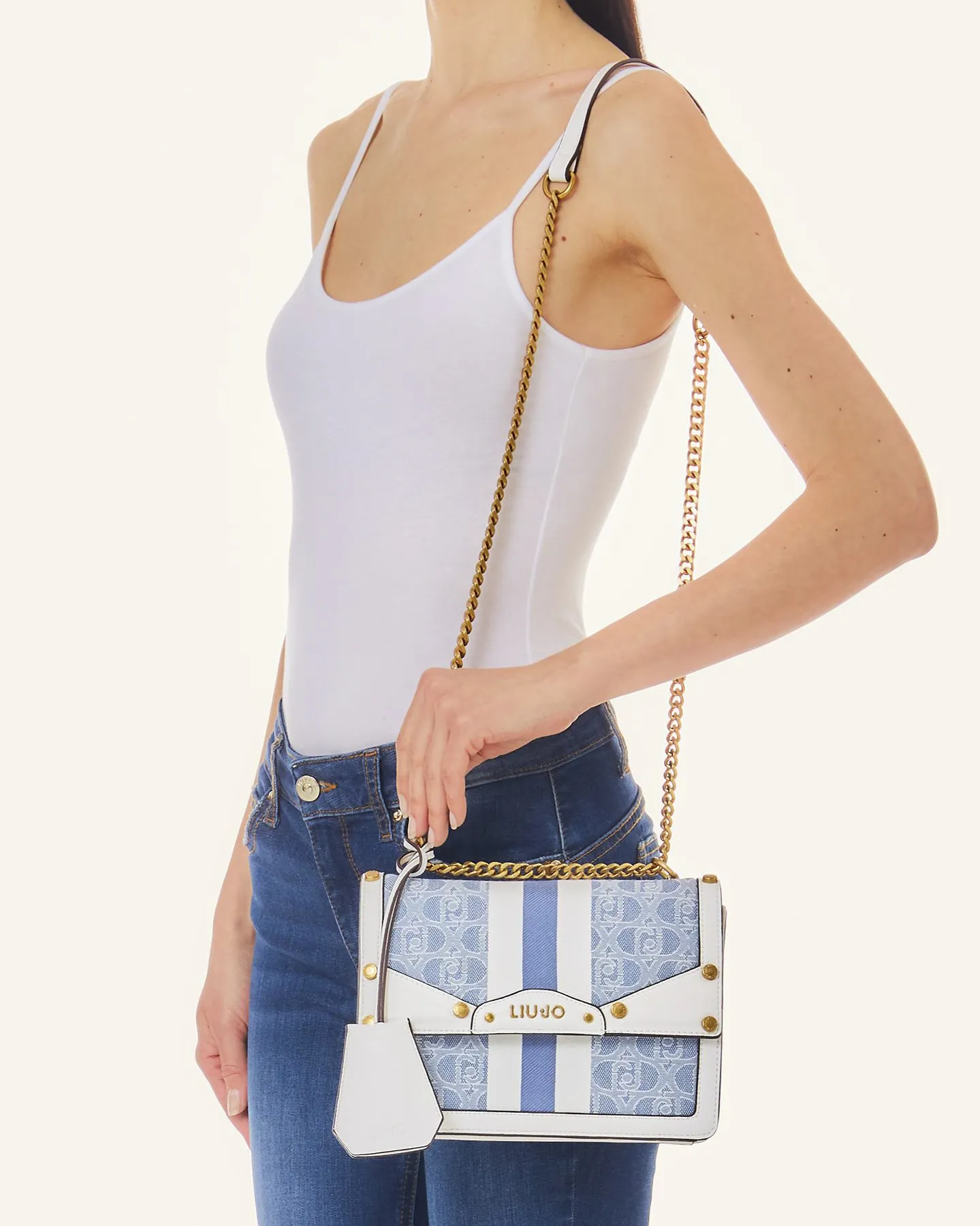 Borsa a tracolla con patta in canvas a motivo logo monogram azzurro e bianco con inserti in similpelle
