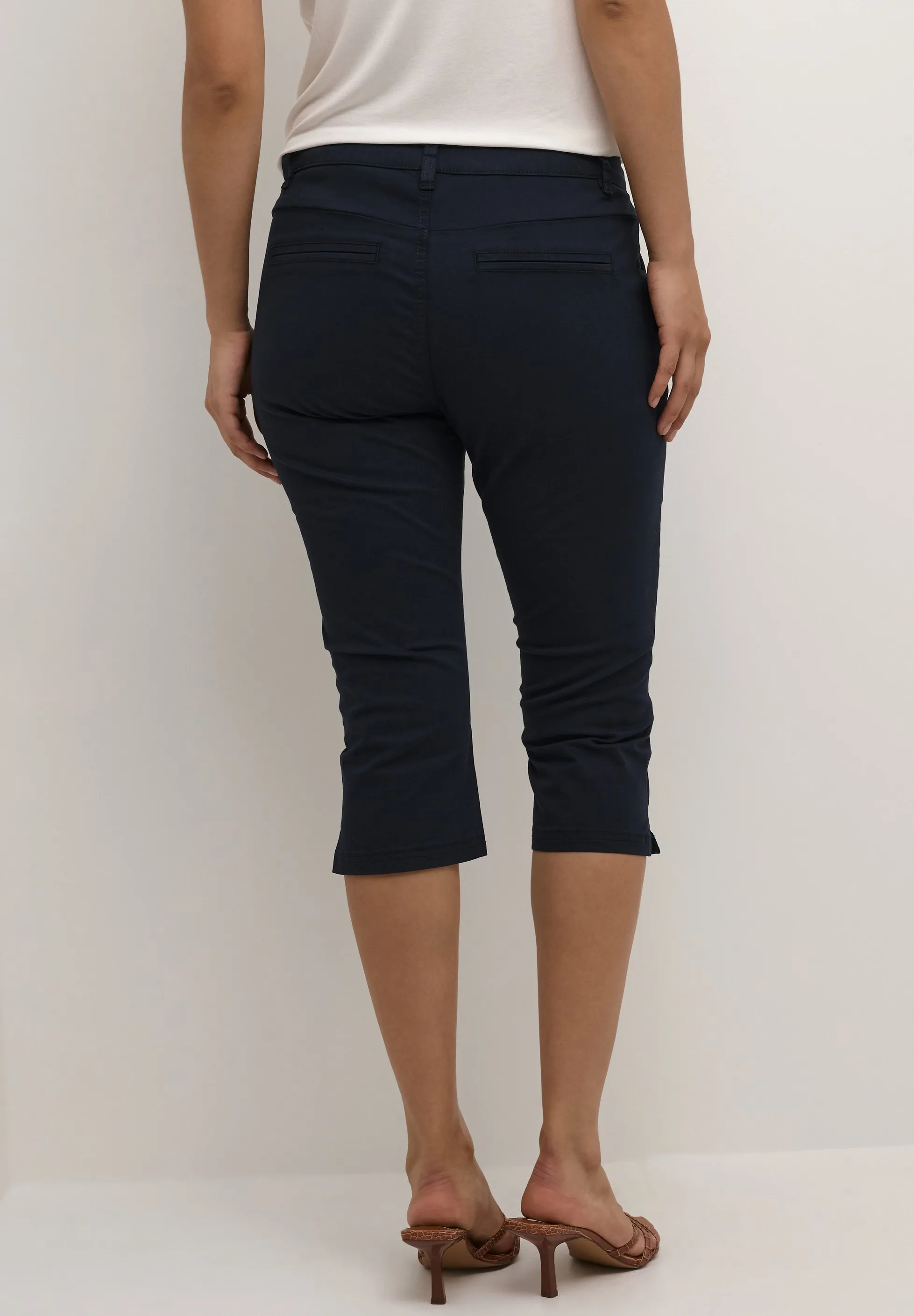 BRITA CAPRI - Shorts