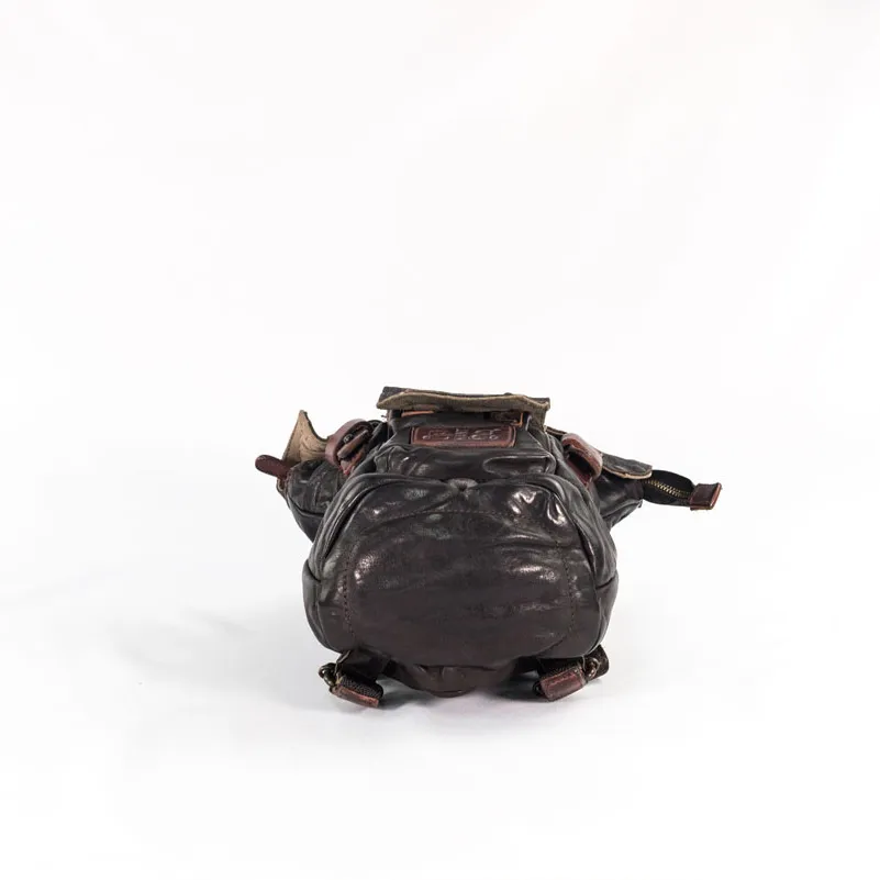 B.WANT.B  ---------    ------------Zaino in Pelle  - Gas Mask - Leather BackPack Gas Mask 