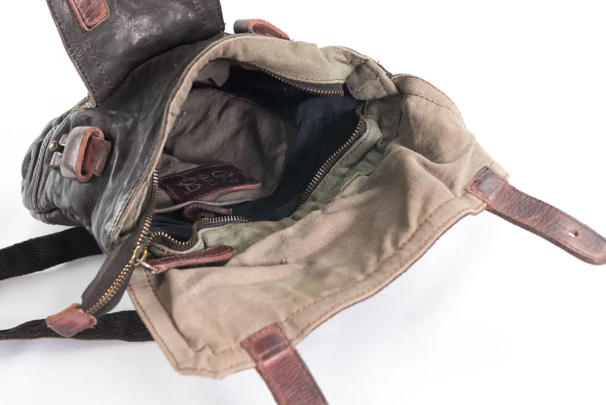 B.WANT.B  ---------    ------------Zaino in Pelle  - Gas Mask - Leather BackPack Gas Mask 