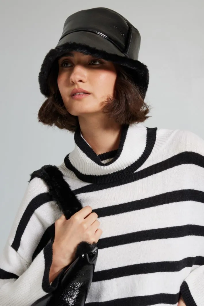 Cappello da pescatore in vernice