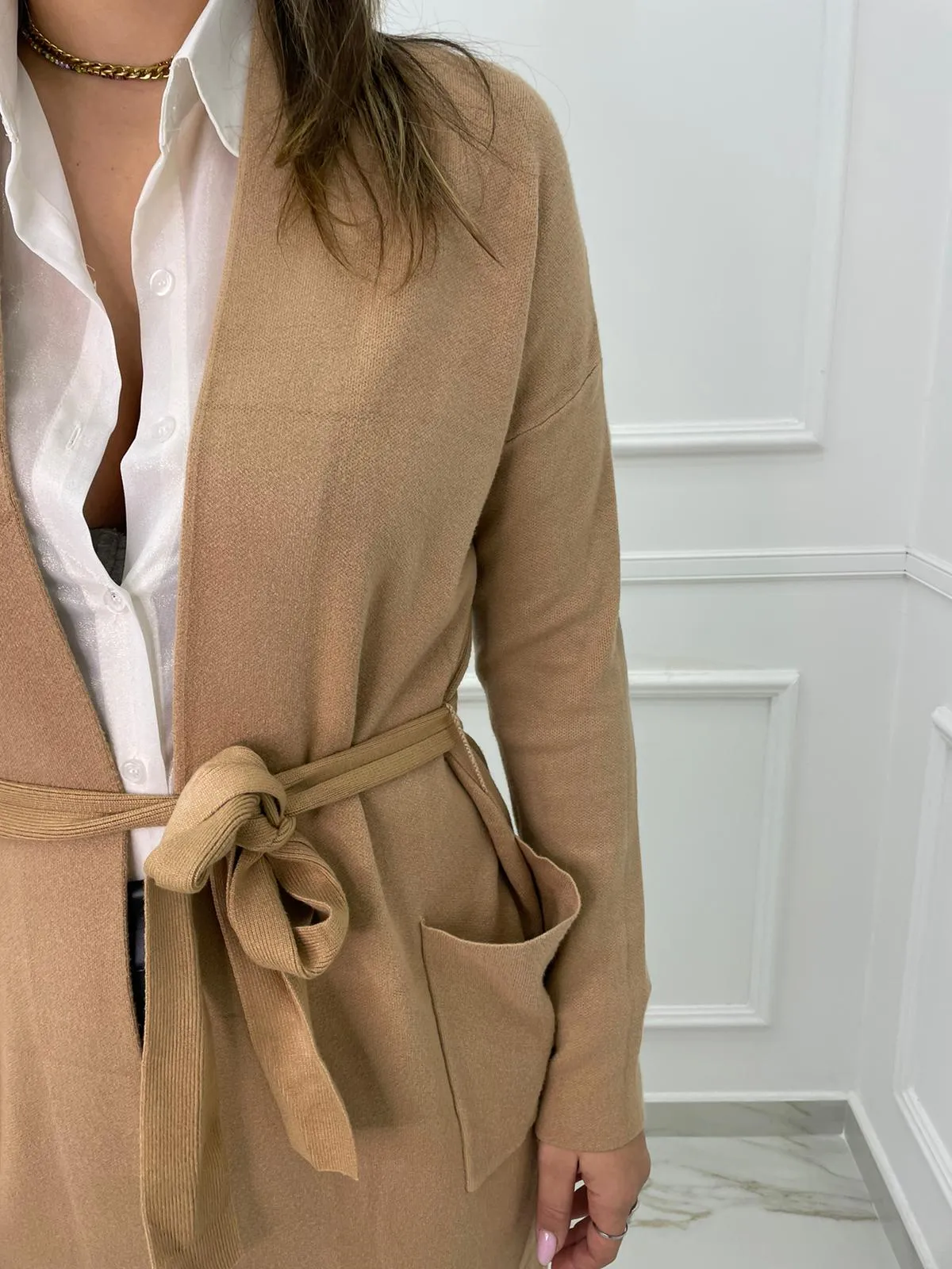 Cardigan lungo con cintura in vita