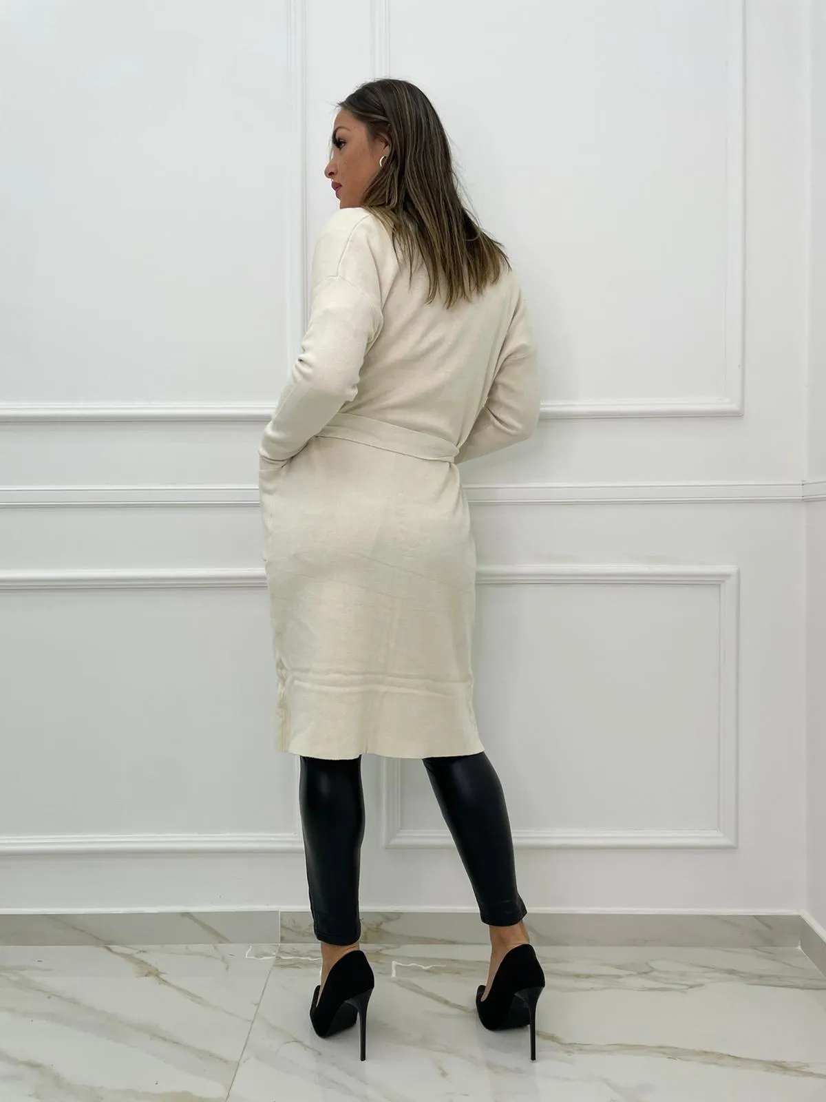 Cardigan lungo con cintura in vita