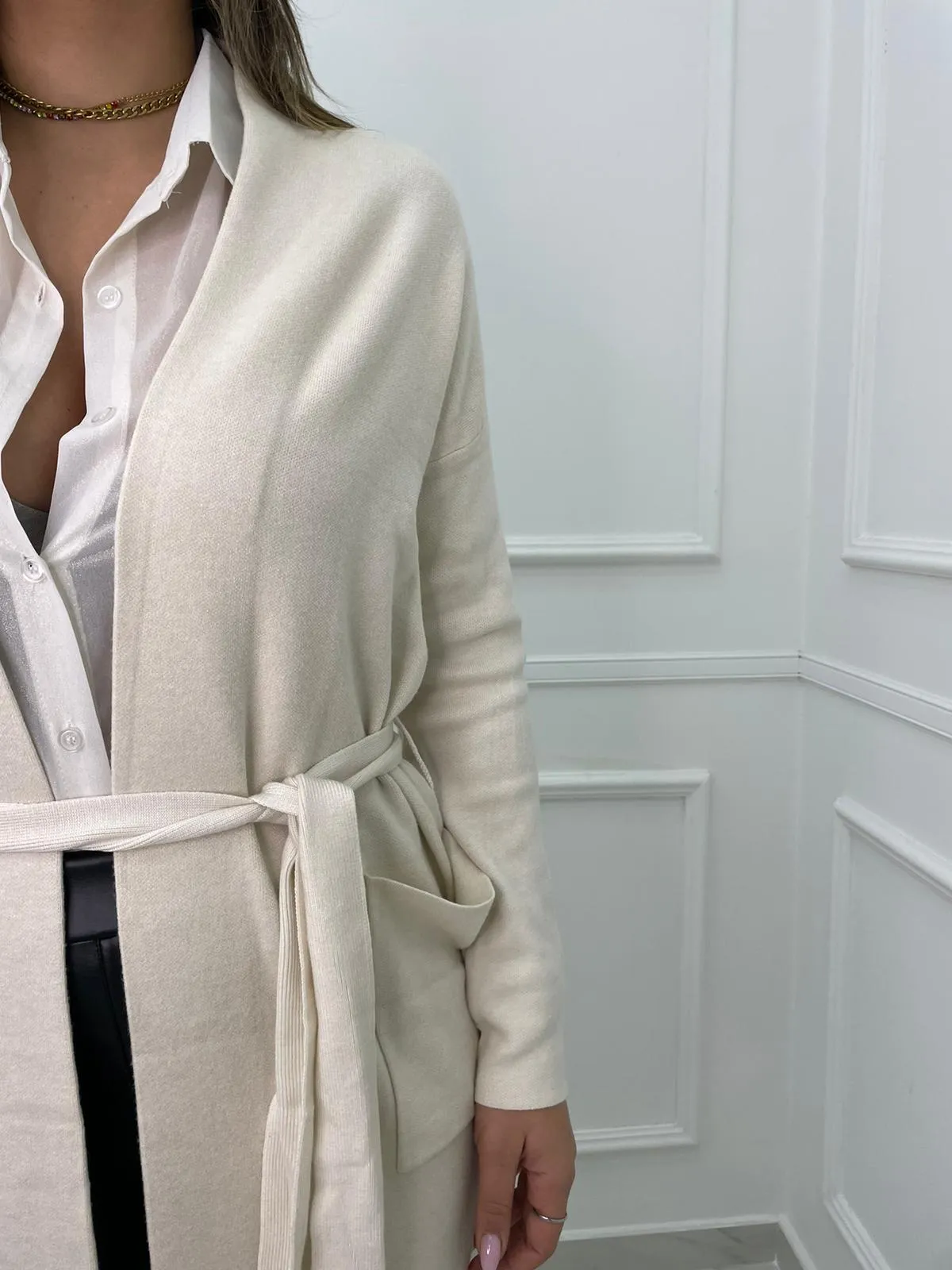 Cardigan lungo con cintura in vita