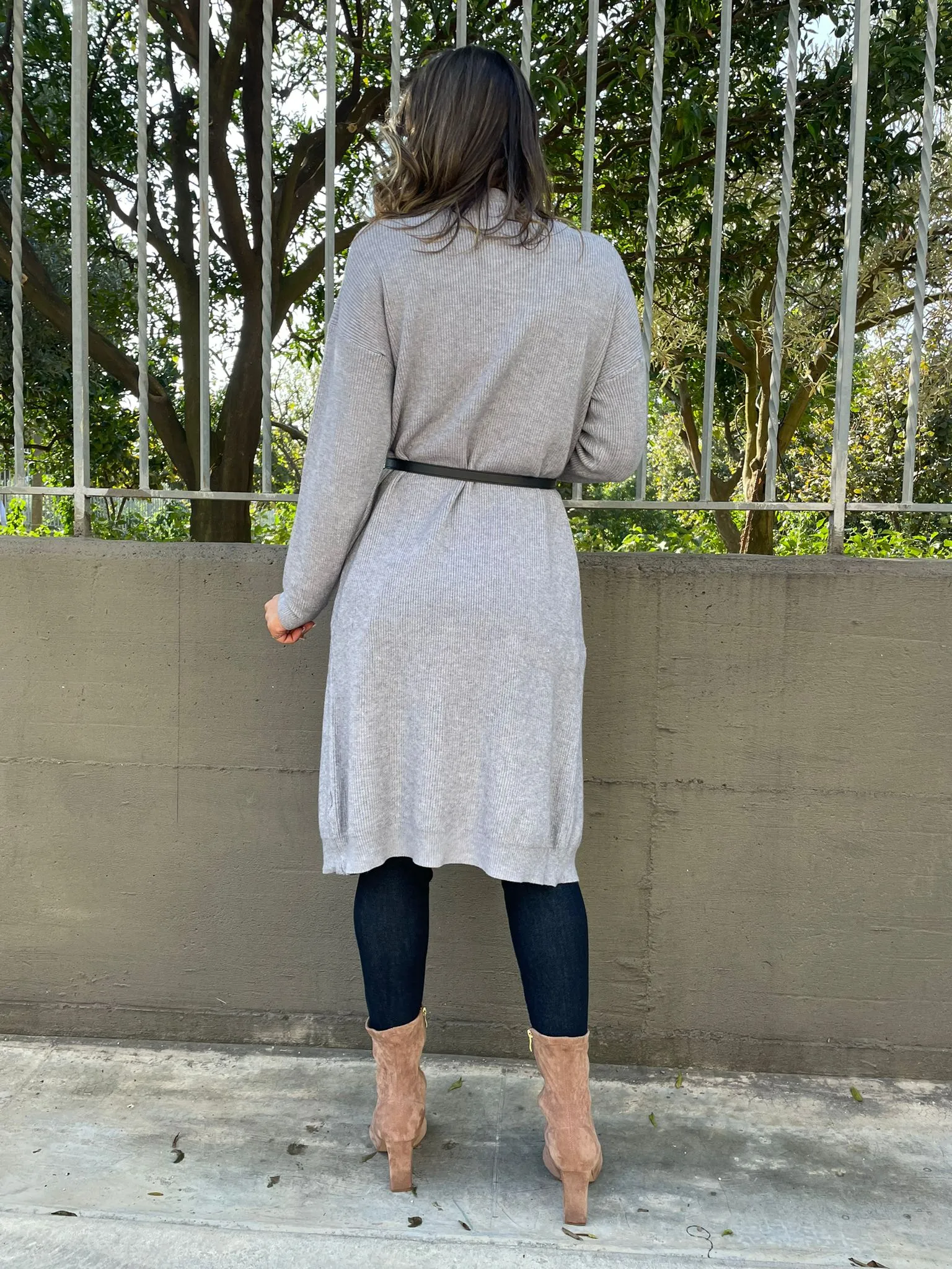 Cardigan lungo tinta unita con tasconi