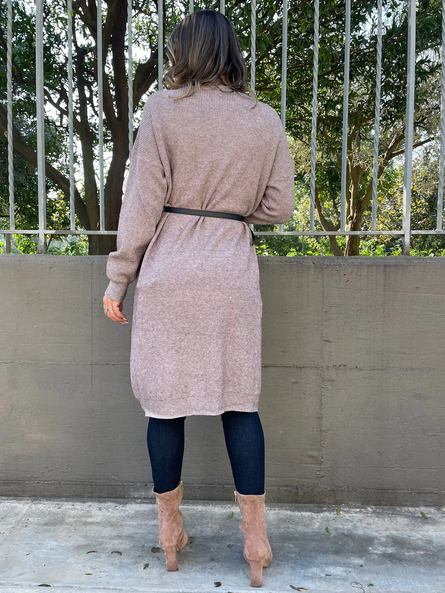 Cardigan lungo tinta unita con tasconi