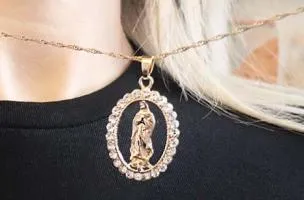 Catena con pendente, colore oro