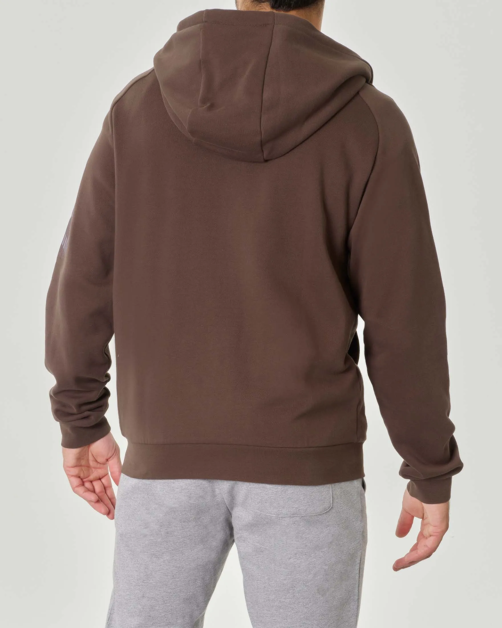 Felpa verde militare in cotone con chiusura zip e tasche a marsupio con logo lucido ottanio sulla manica