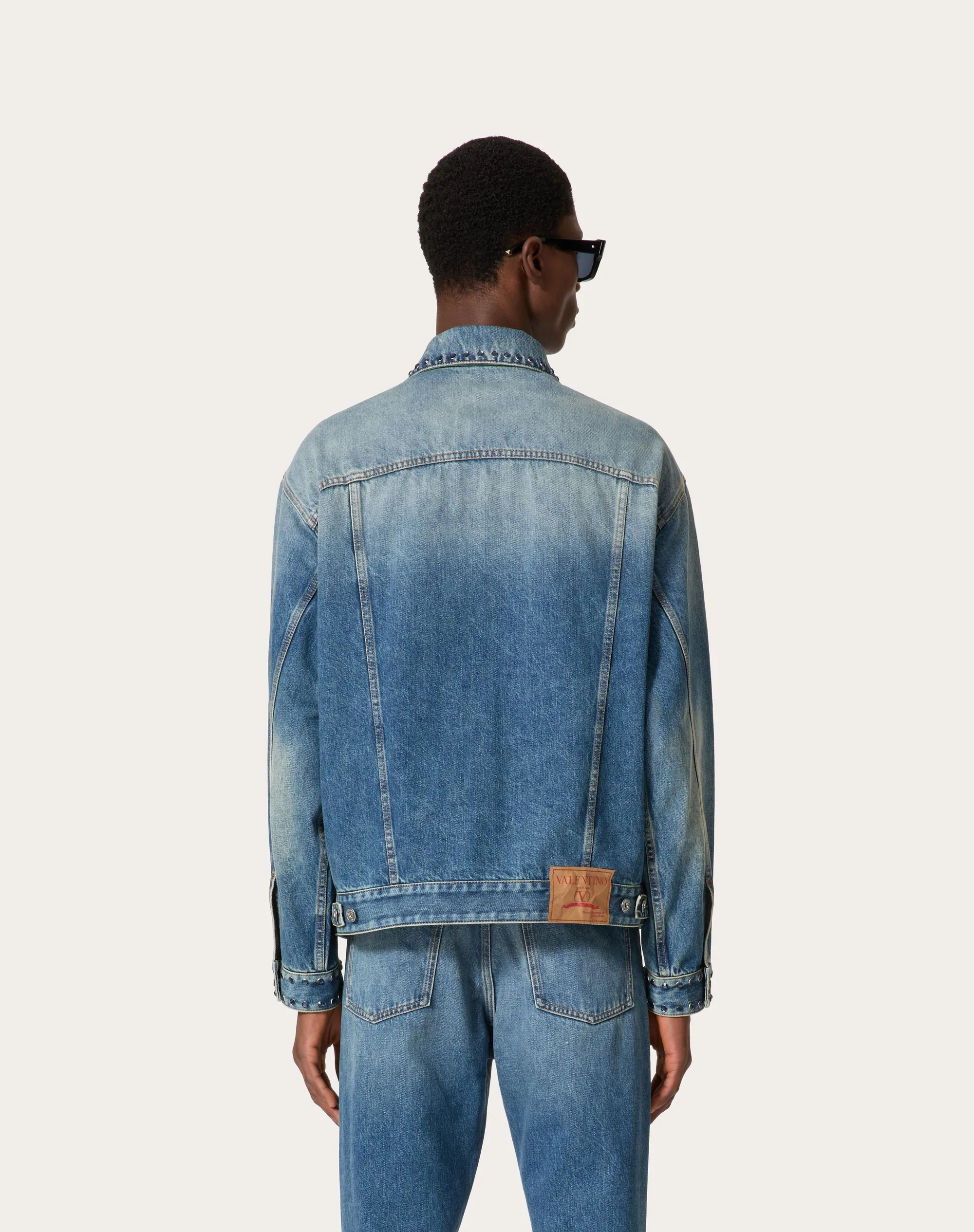 GIACCA IN DENIM CON CABOCHONS