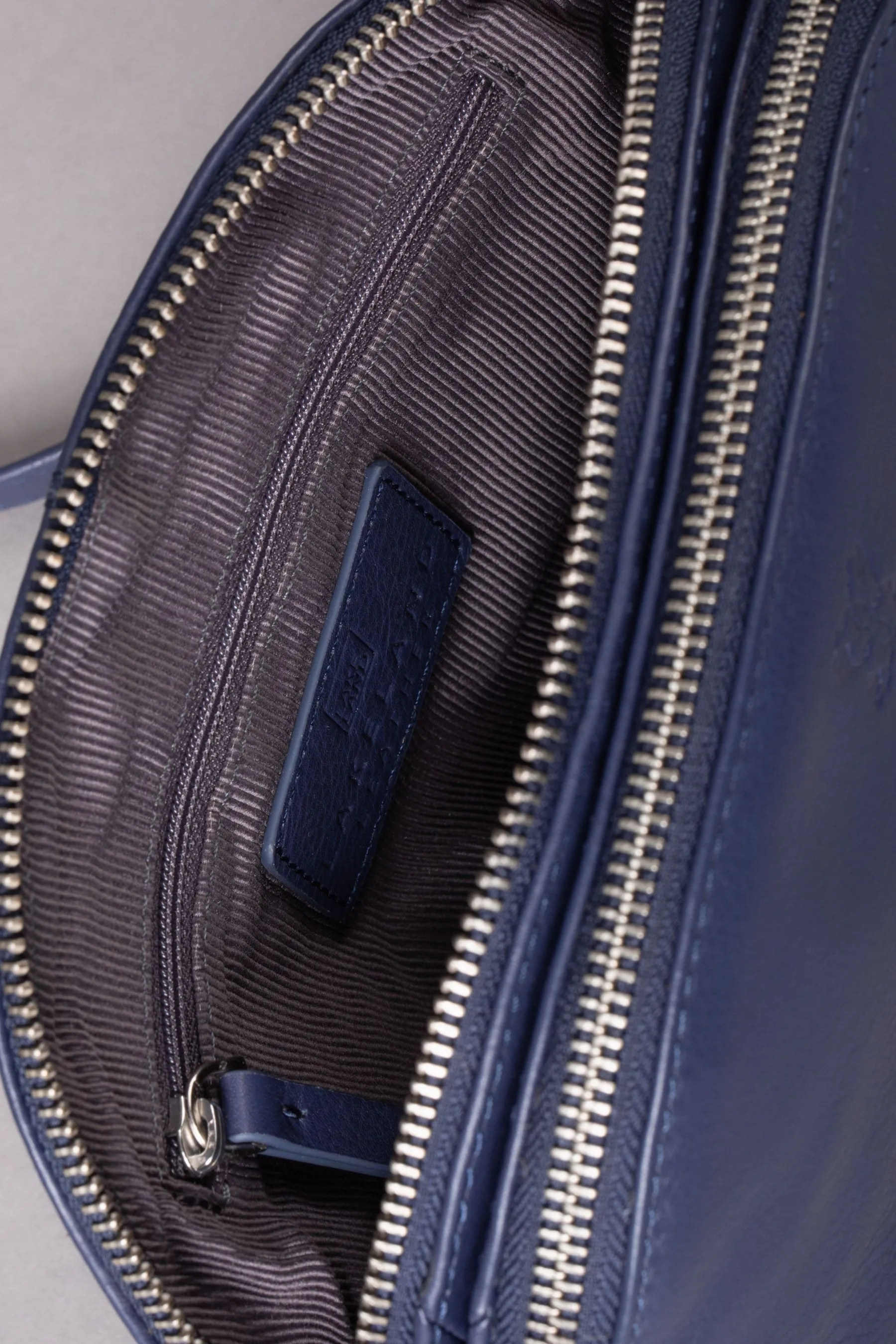 Lakeland Leather Coniston - Borsa a tracolla curva    