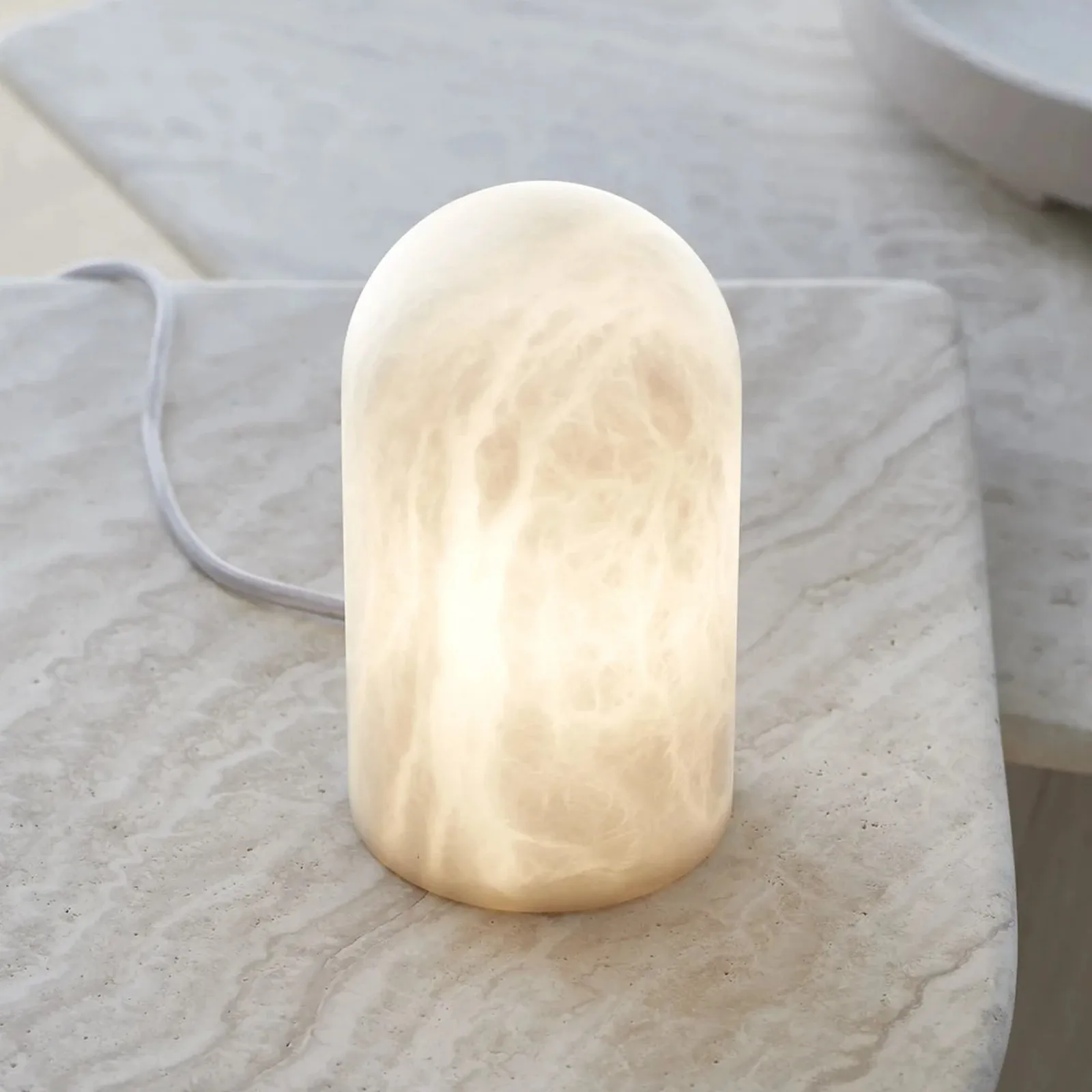 Lampada da tavolo Beacon Panton, pietra alabastro bianco, altezza 17,5 cm