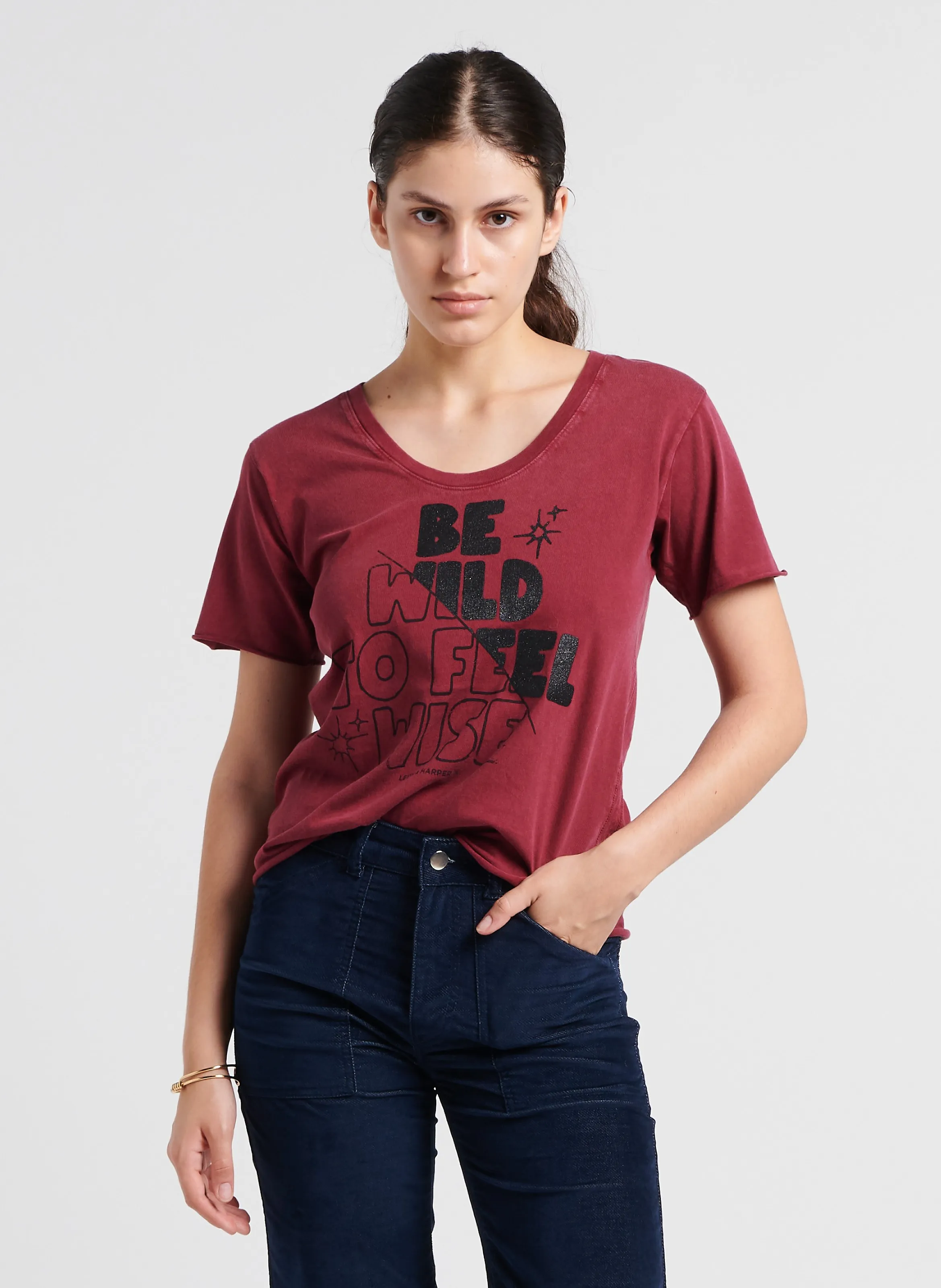  LEON & HARPER   TIZIA - T-shirt dritta scollo tondo serigrafata in cotone bio | Rosso