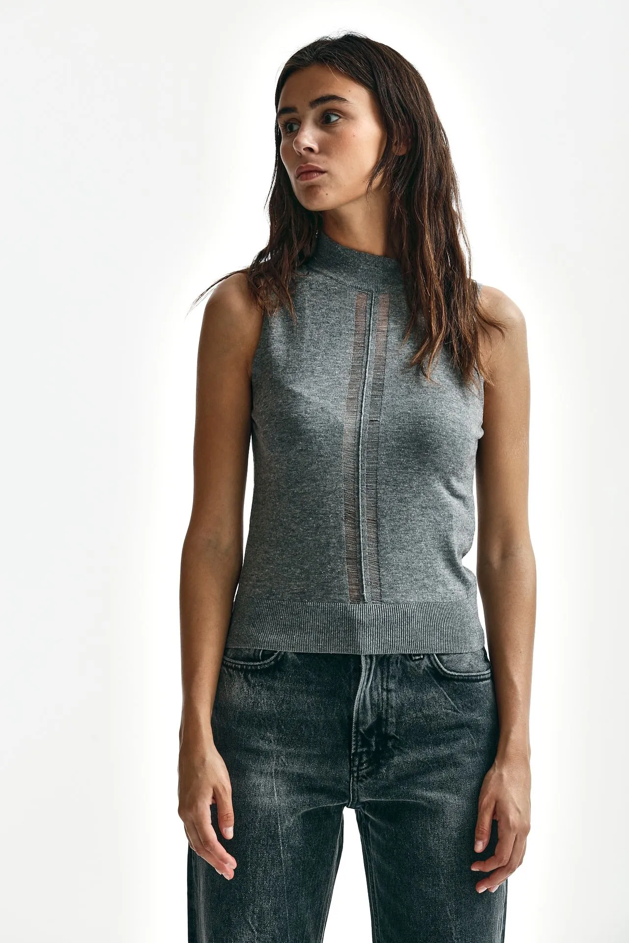 Maglia smanicata lana/seta grigio 