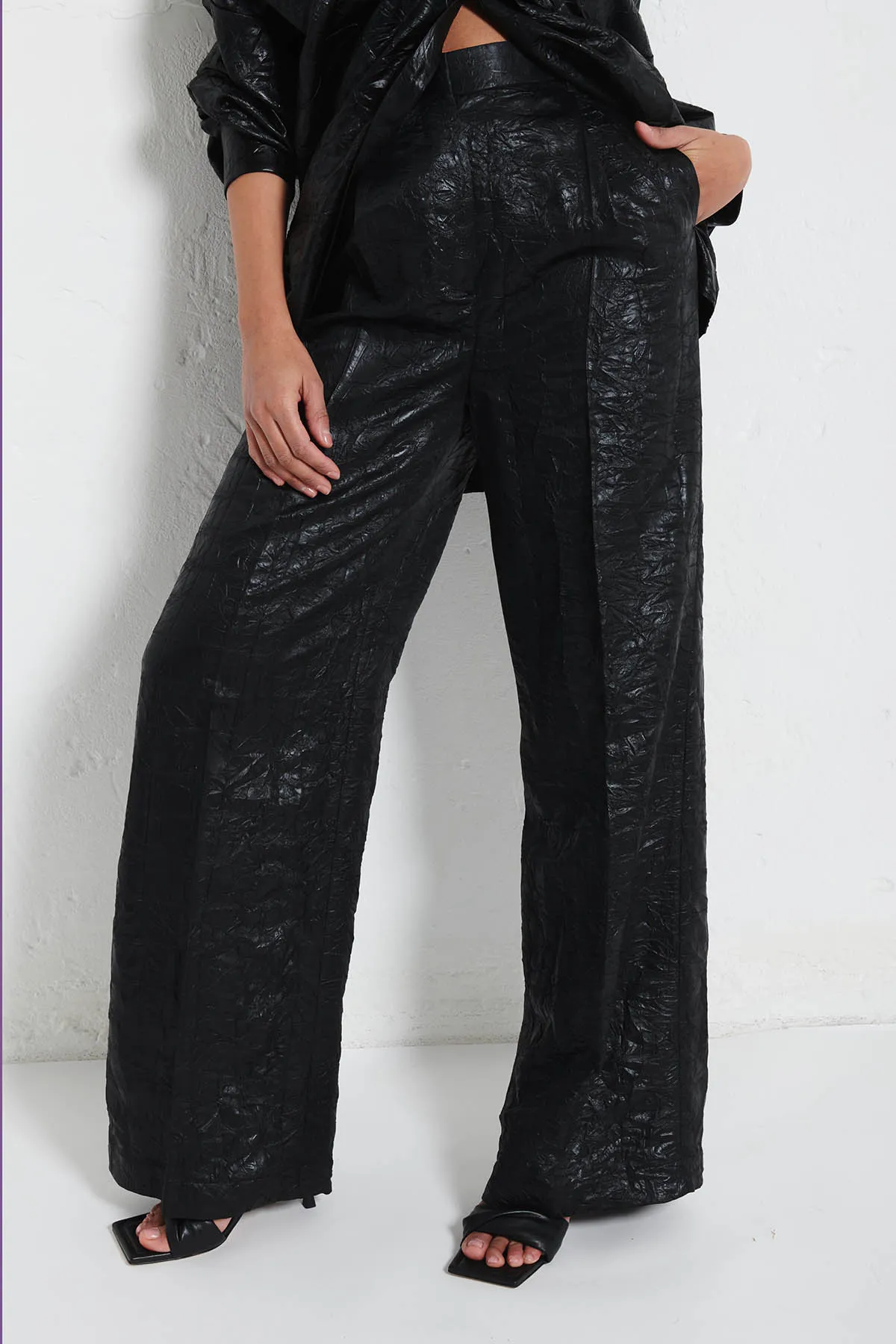 MSGM Pantalone a palazzo stropicciato nero