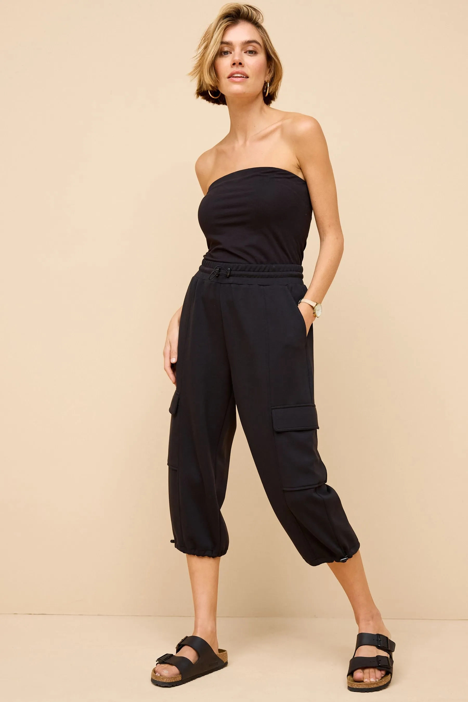 Nero  - Capri - Pantaloni cargo corto sinuoso lunghezza 3/4
