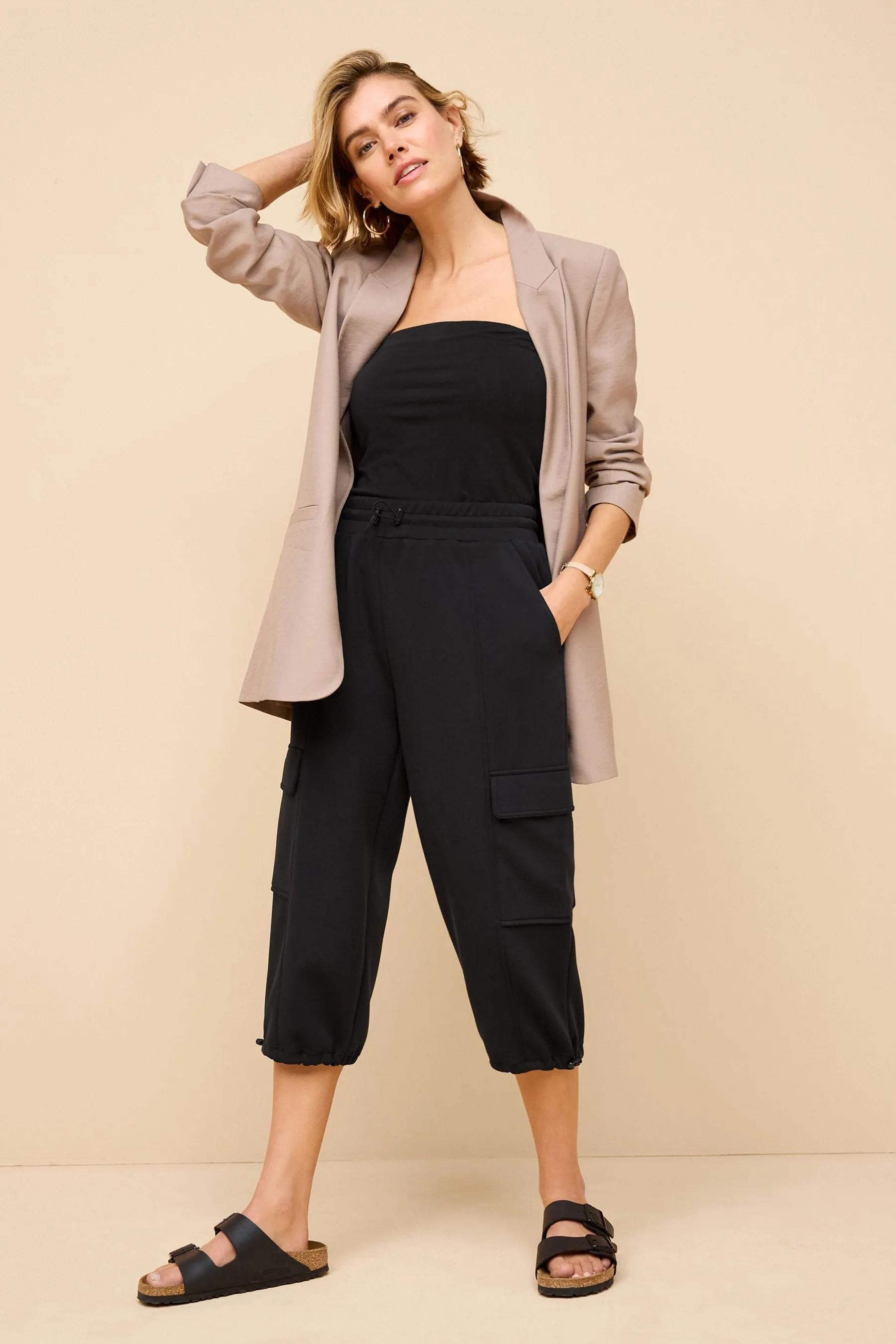 Nero  - Capri - Pantaloni cargo corto sinuoso lunghezza 3/4