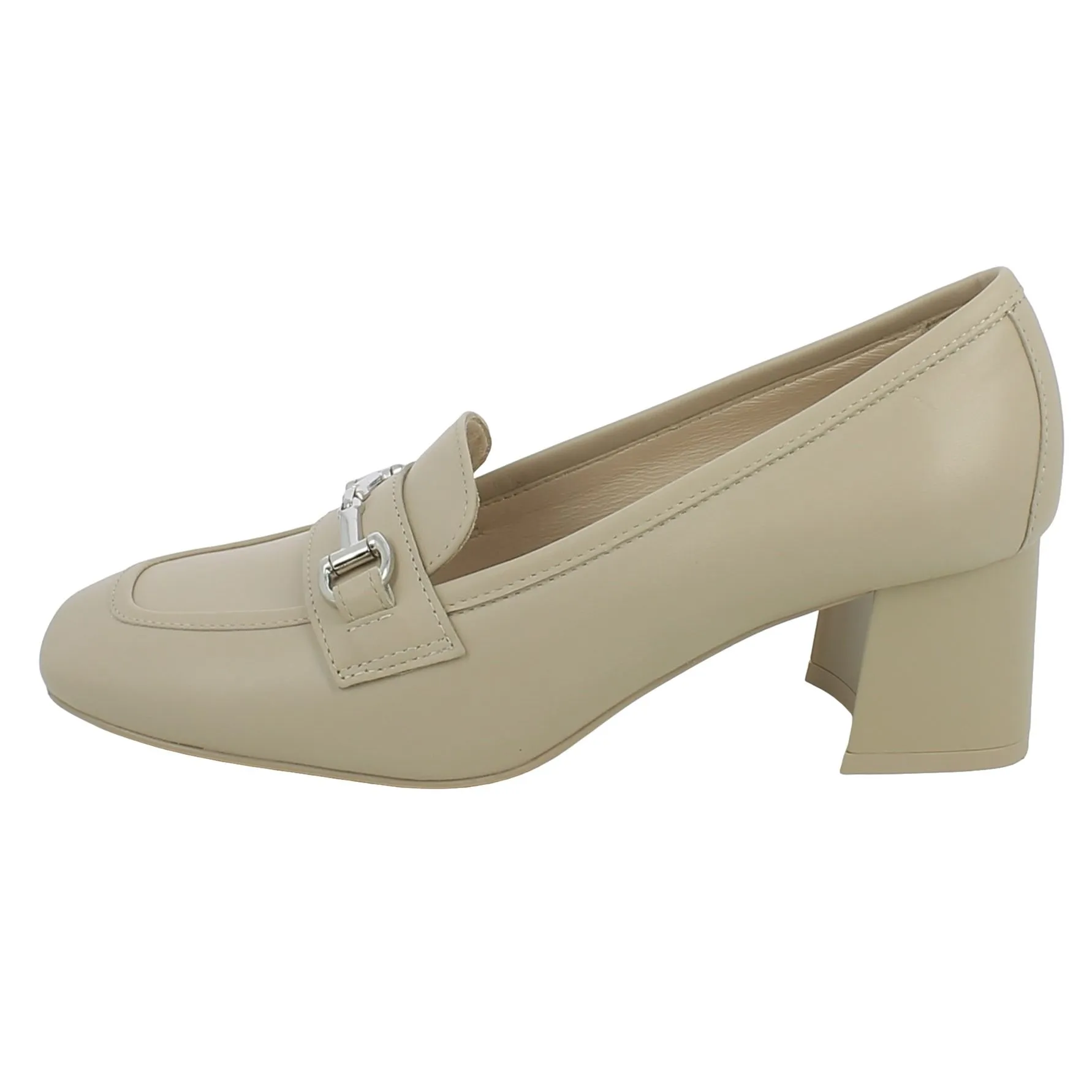 NeroGiardini  Mocassino in pelle beige con tacco medio 