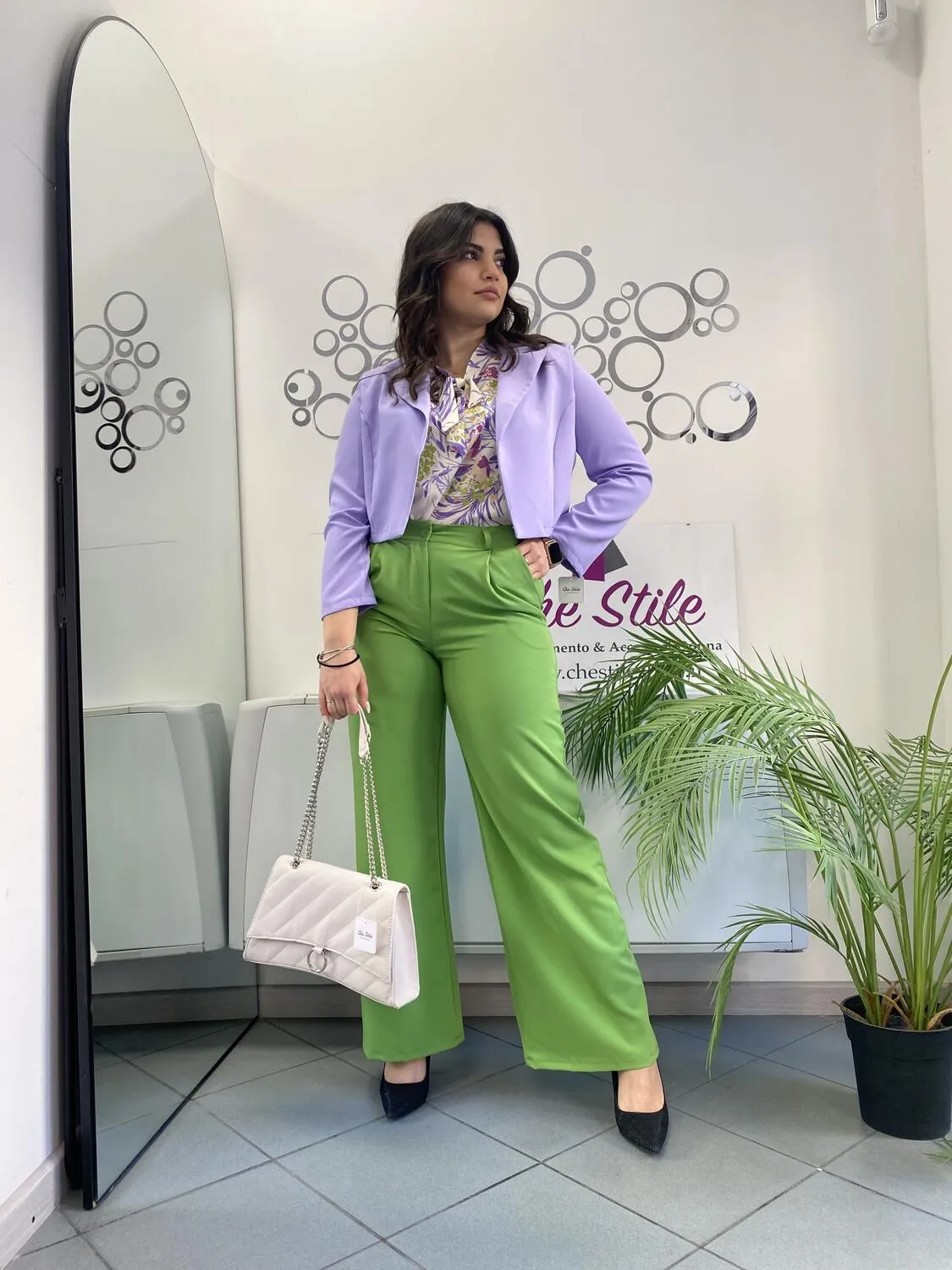 Pantalone palazzo verde con cintura