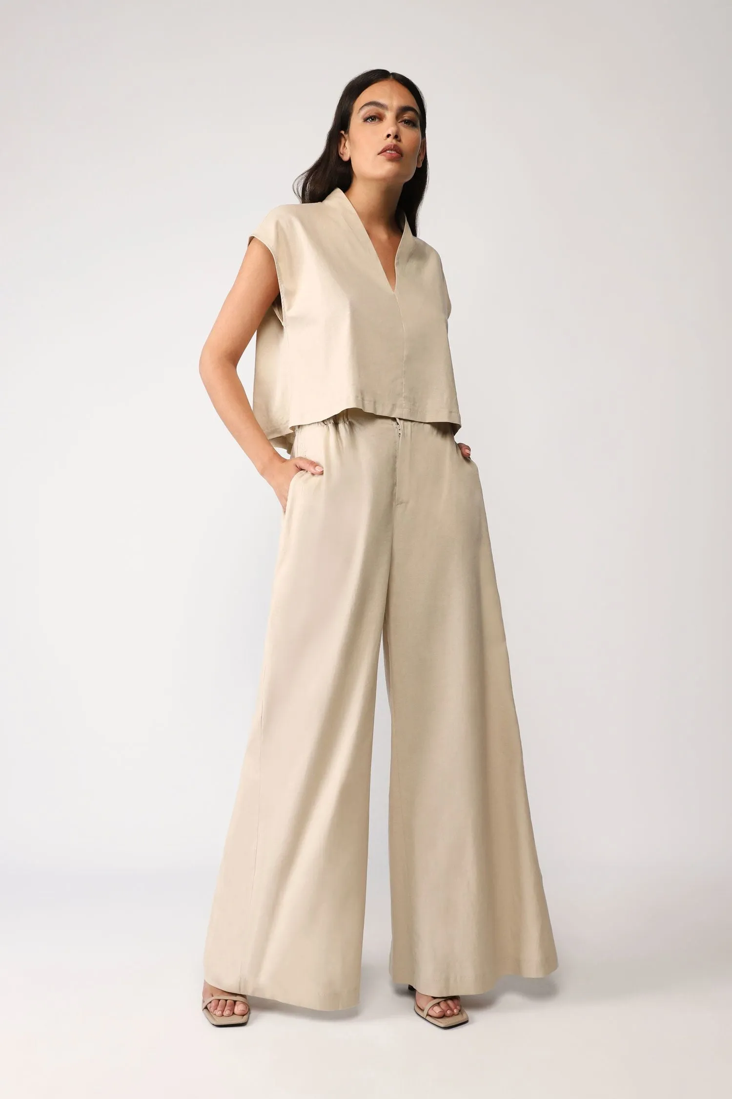 PANTALONI A PALAZZO MONOCOLOUR CON TASCHE VERTICALI IMPERIAL