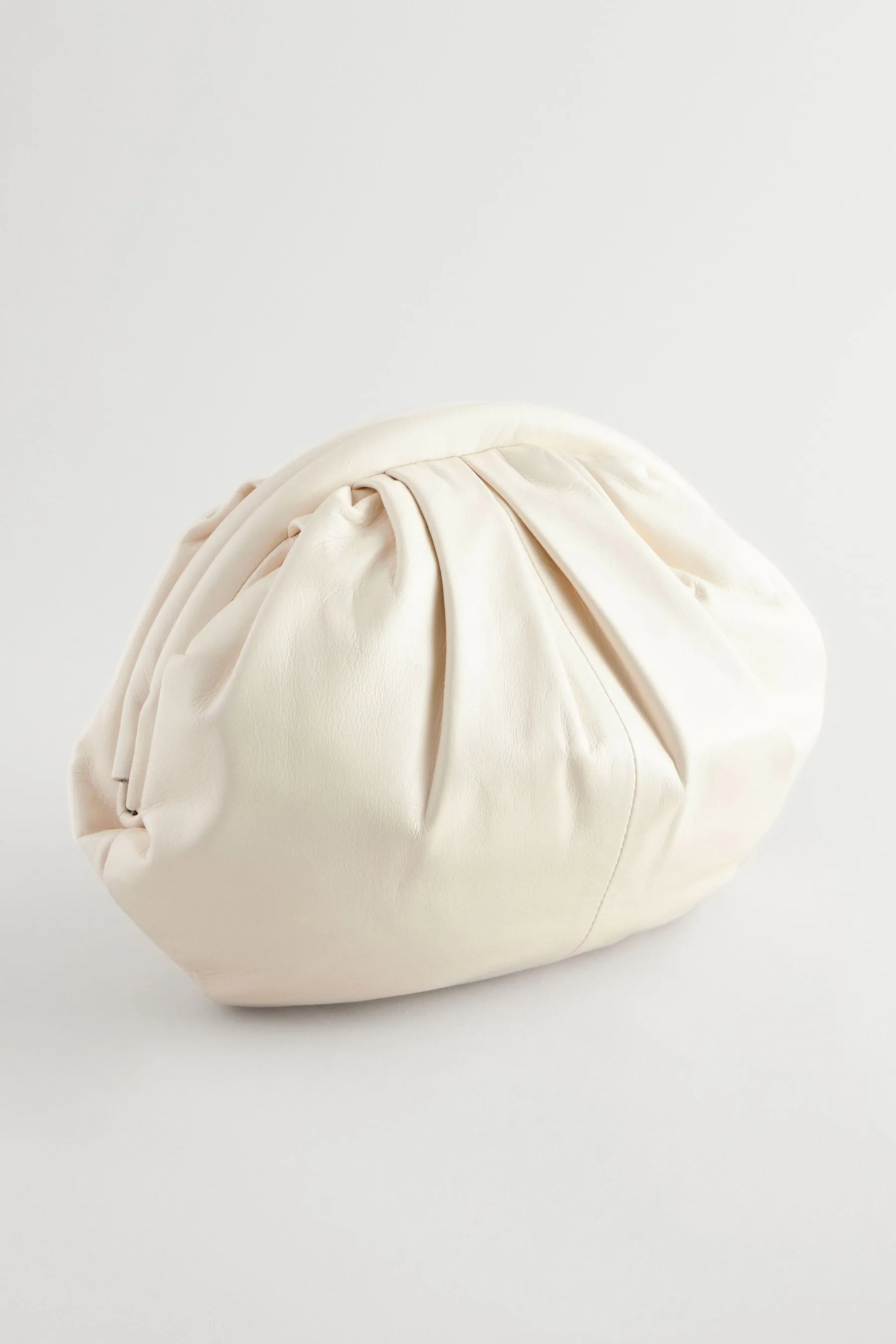 Pochette Borsa in pelle con bottoni a pressione
