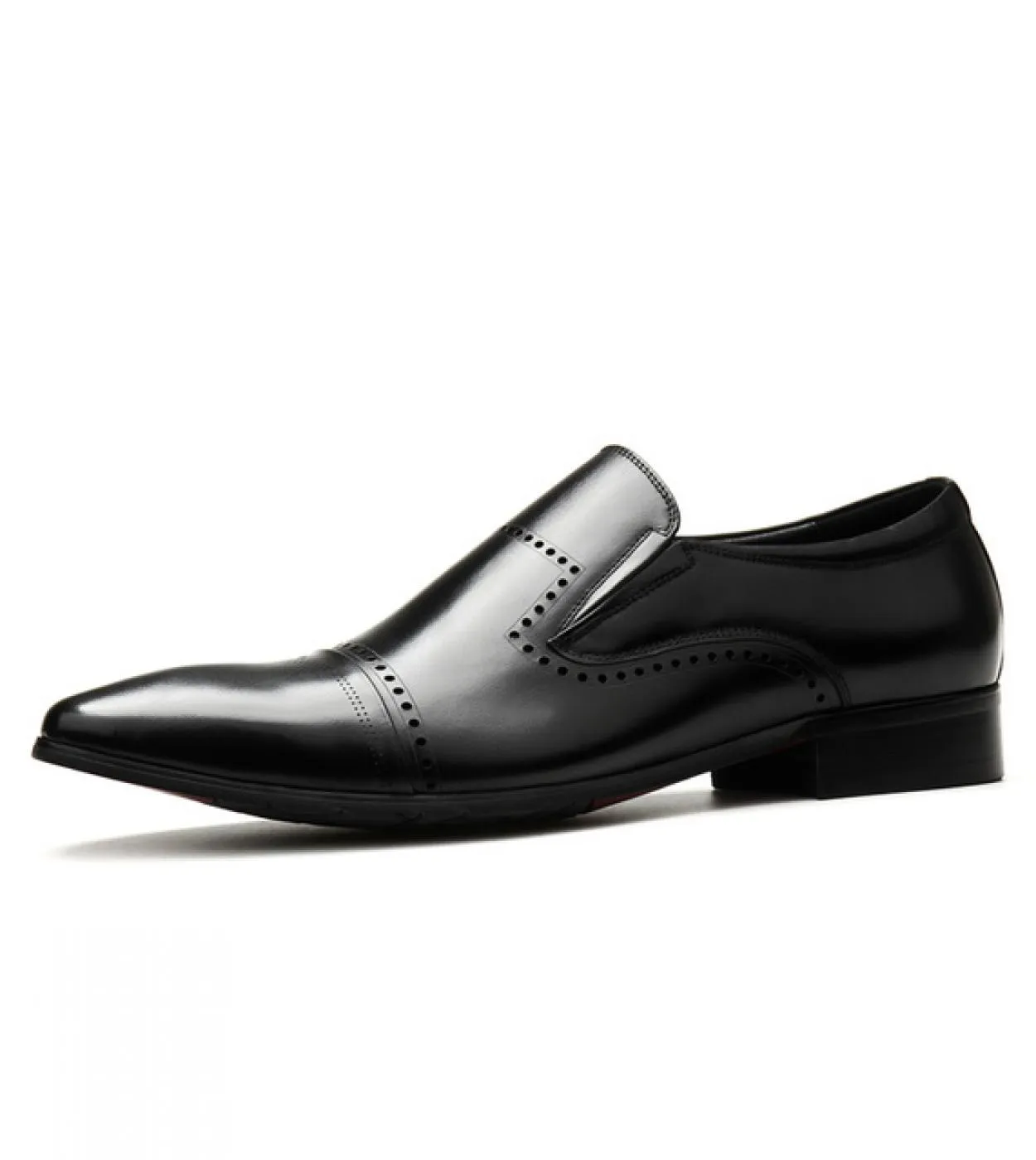 Scarpe eleganti derby da uomo di lusso Marca vera pelle Nuovo design fatto a mano Slip On Pointed Toe Man Wedding Business Loafe