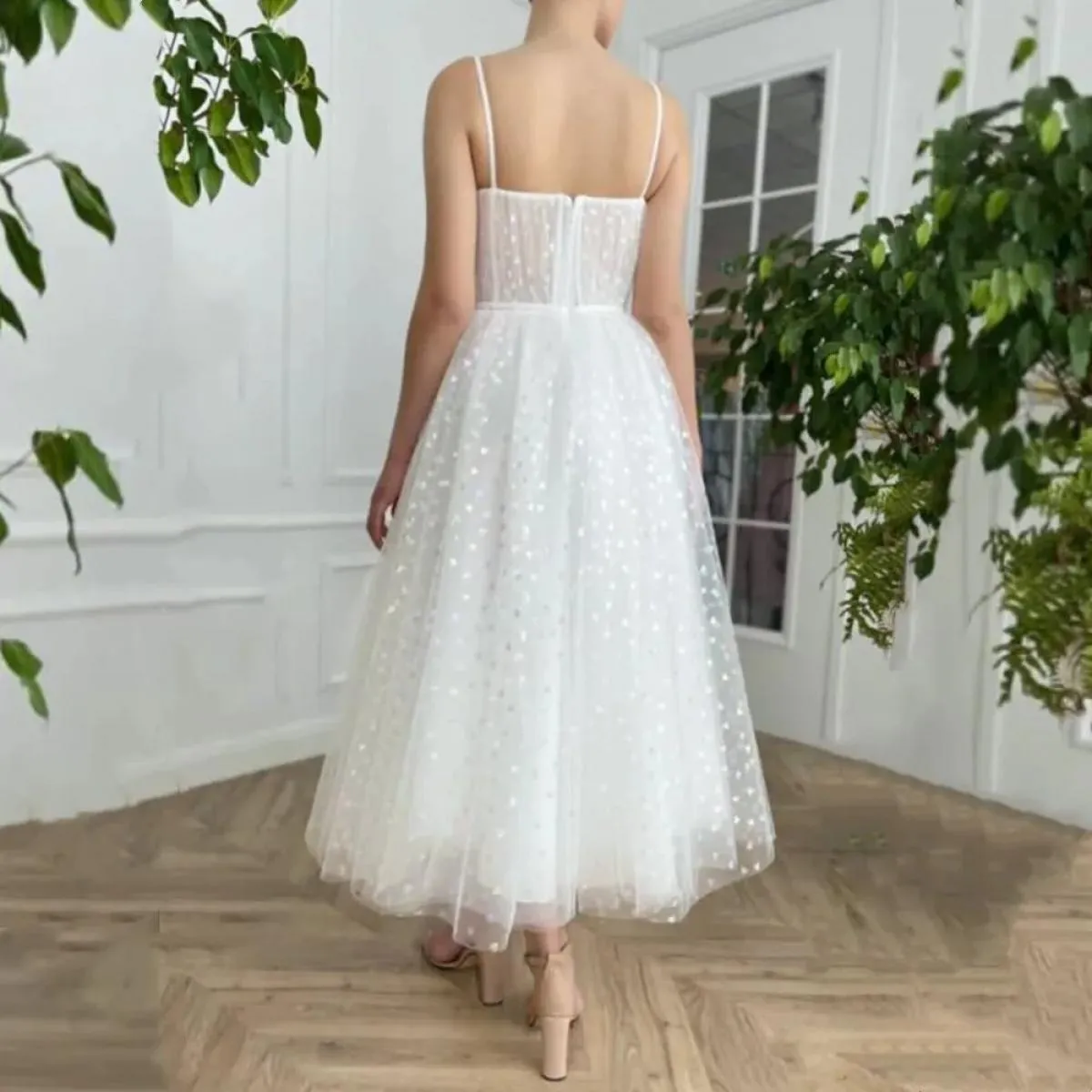 Semplice abito da ballo bianco con cinturino per spaghetti, abito da pattuglia in tulle, abito da sera a linea elegante, elegant