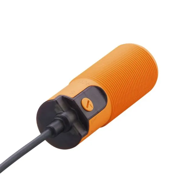 Sensore di prossimità Cilindro filettato ifm electronic, M30, rilevamento 0,5 → 40 mm, 10 → 30 V CC