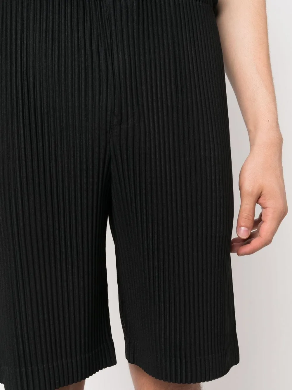 shorts in tessuto plissé
