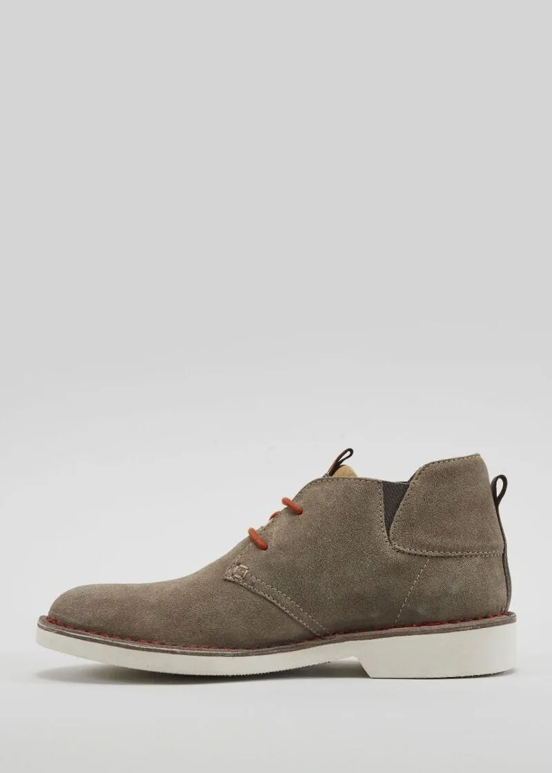 Stringate in pelle scamosciata