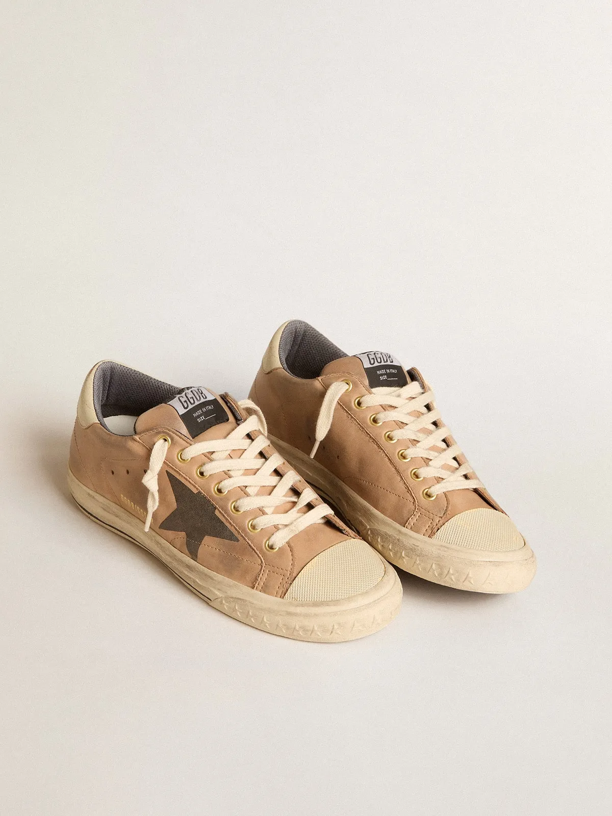 Super-Star in nabuk beige con stella stampata nera e talloncino in pelle