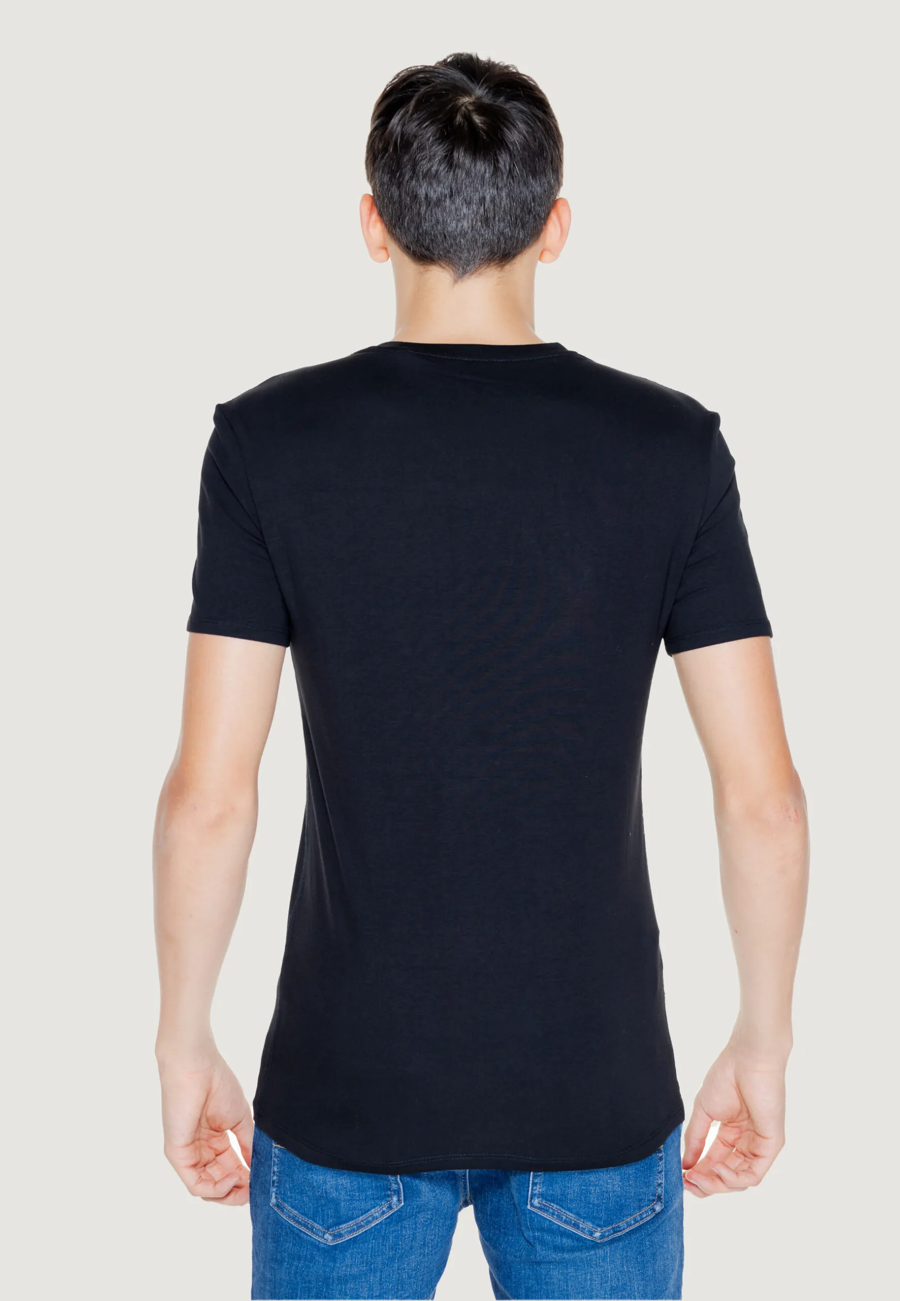 T-shirt Guess CN SS CORE TEE Nero