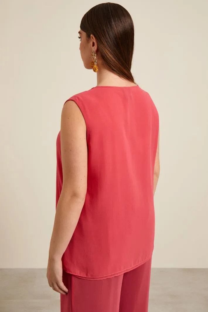 Top in georgette con spacco