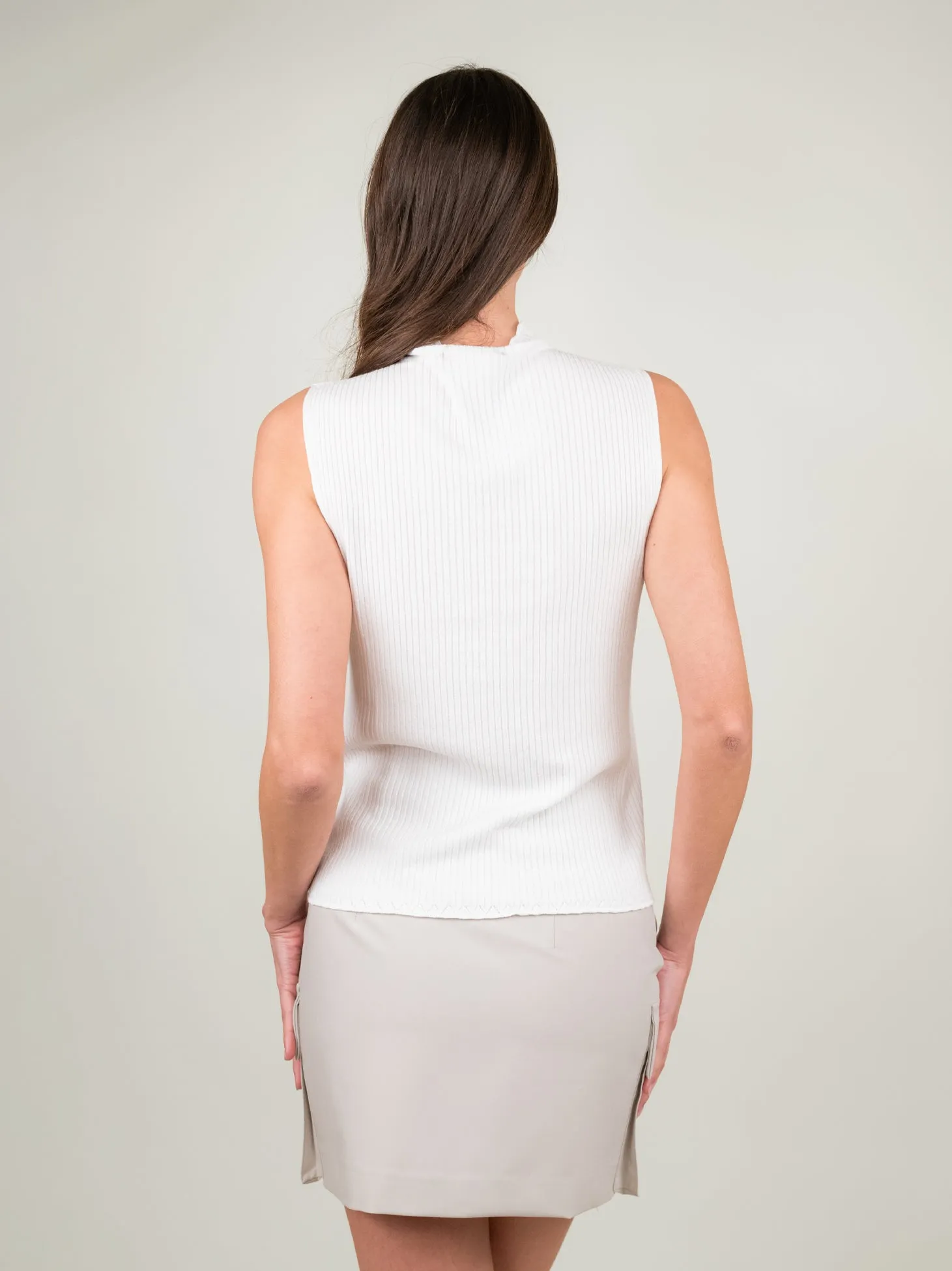 TOP SMANICATO CON COLLO LUPETTO BIANCO