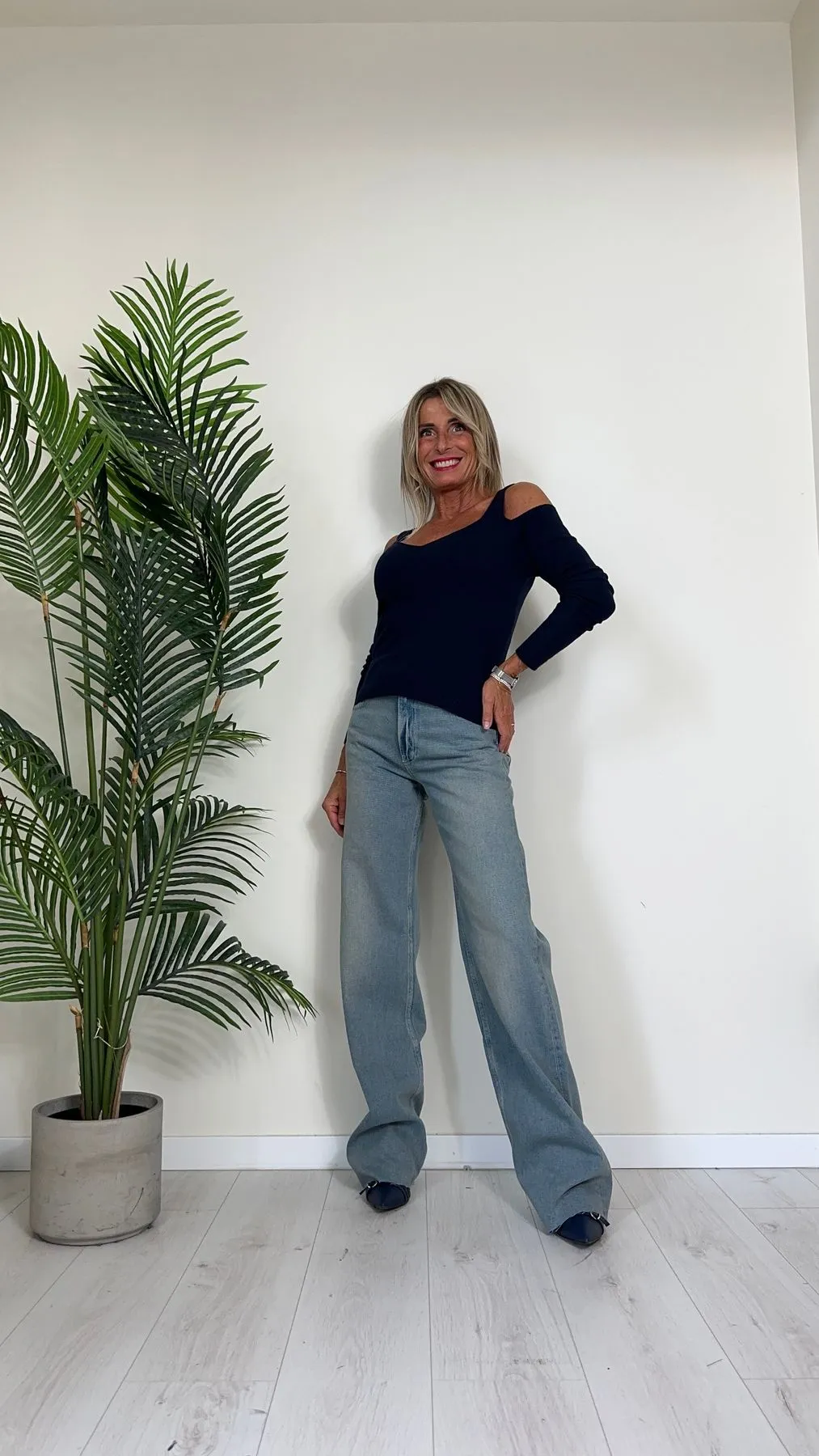 VICOLO - DS0225 - JEANS ILARIA, WIDE LEG, TELA FERMA, ORLO VIVO