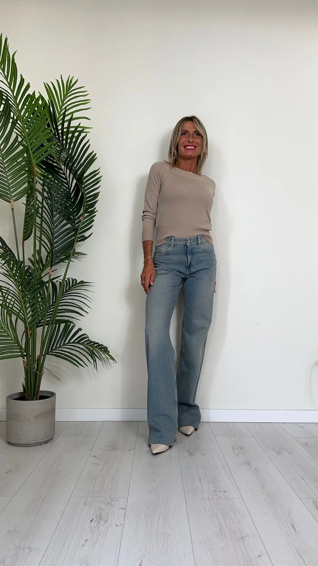 VICOLO - DS0225 - JEANS ILARIA, WIDE LEG, TELA FERMA, ORLO VIVO