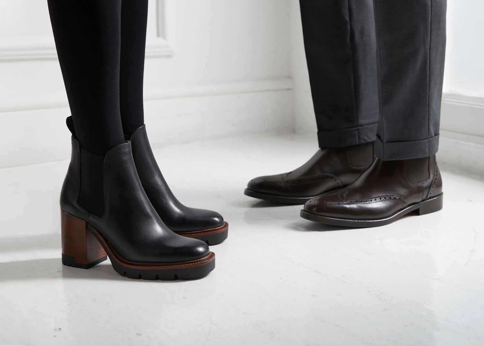 Wing tip chelsea boot dark brown